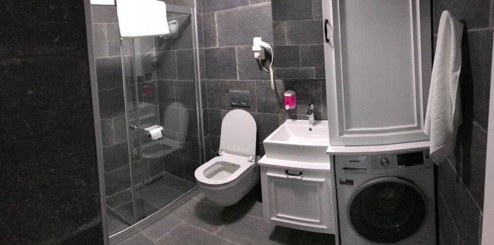 Luxx Suite