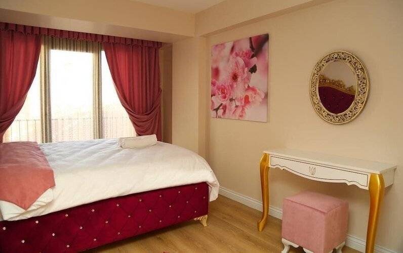 Luxx Suite