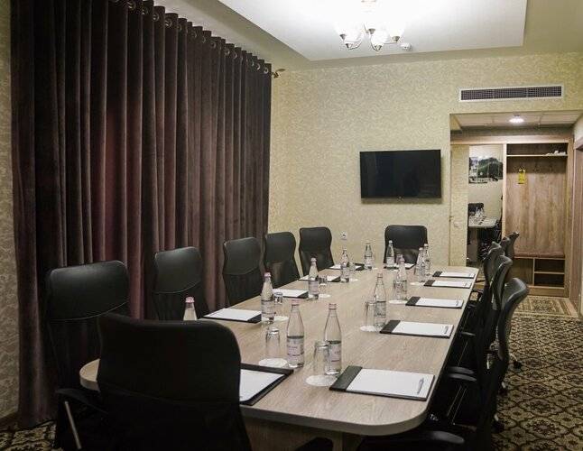 Level Hotel