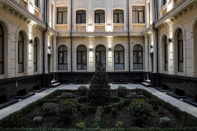 Level Hotel