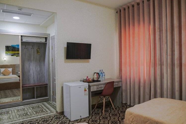 Level Hotel