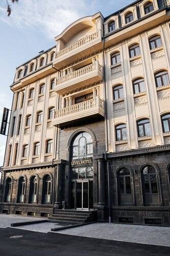 Level Hotel