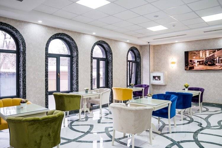 Level Hotel