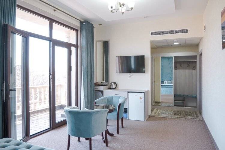 Level Hotel