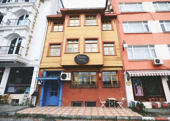 Cheers Vintage Hostel