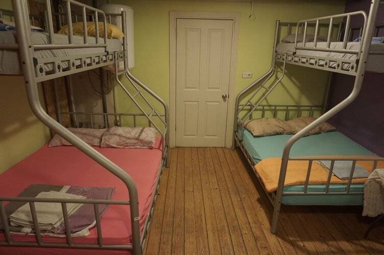 Chilloutlya Hostel&Bar