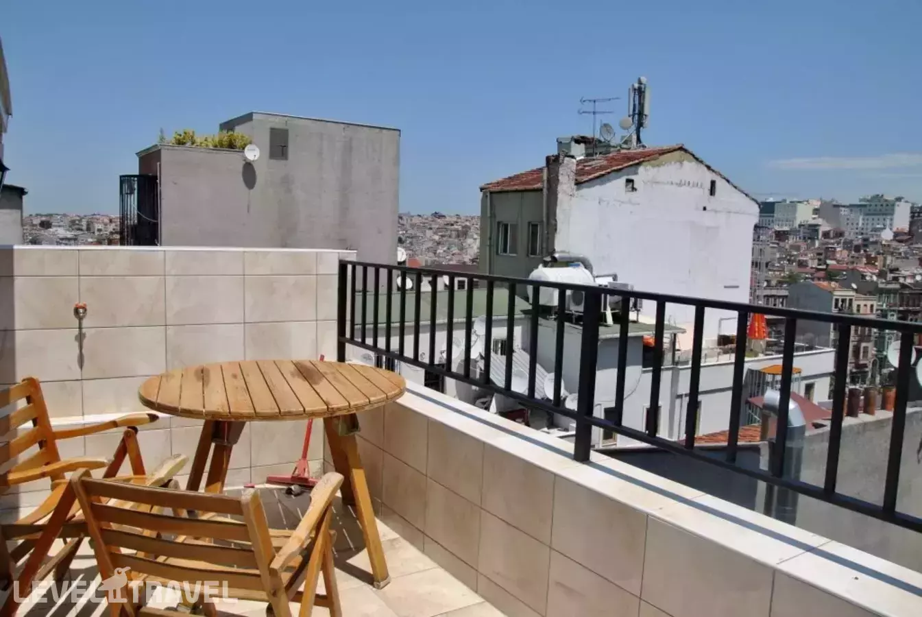 Chilloutlya Hostel&Bar