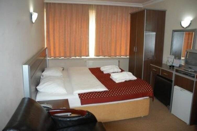 Grand Lion Hotel
