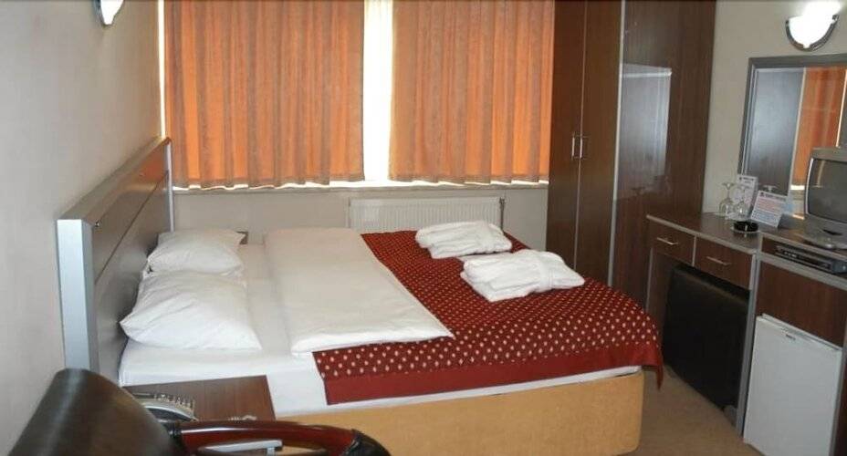 Grand Lion Hotel