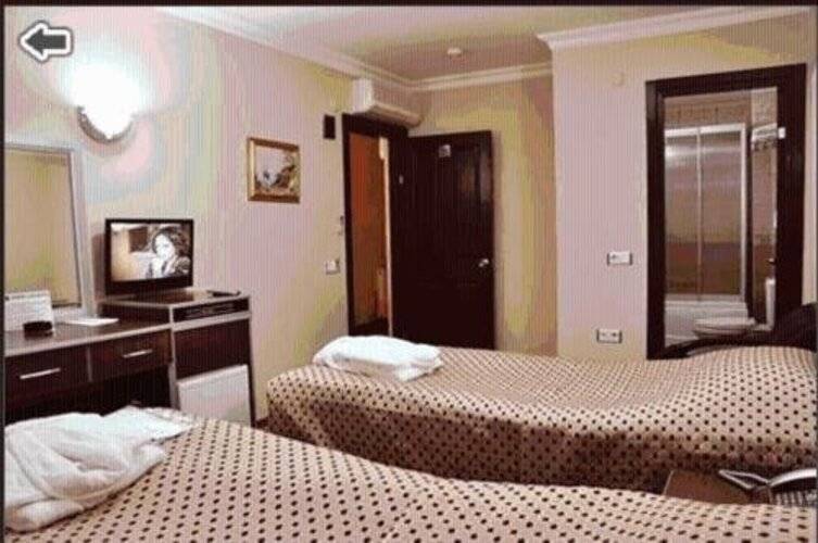 Grand Lion Hotel