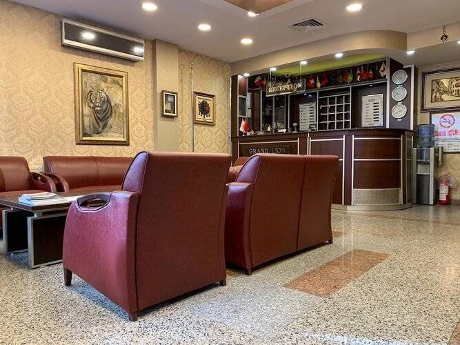 Grand Lion Hotel