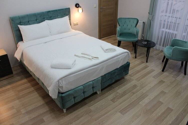 Loss Hotel
