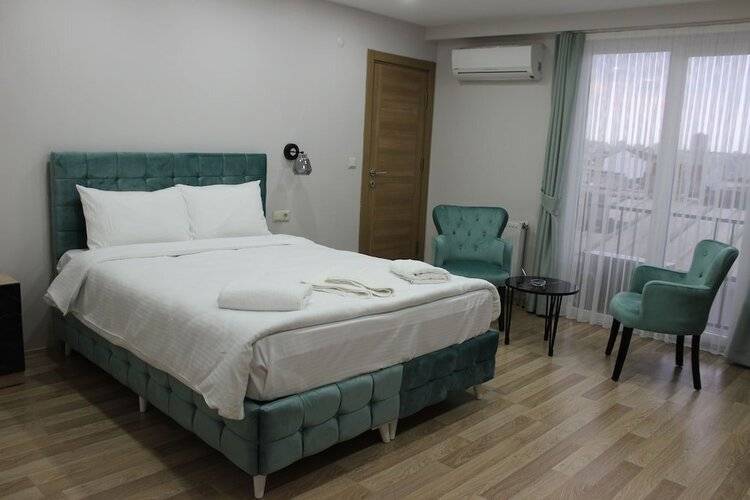 Loss Hotel