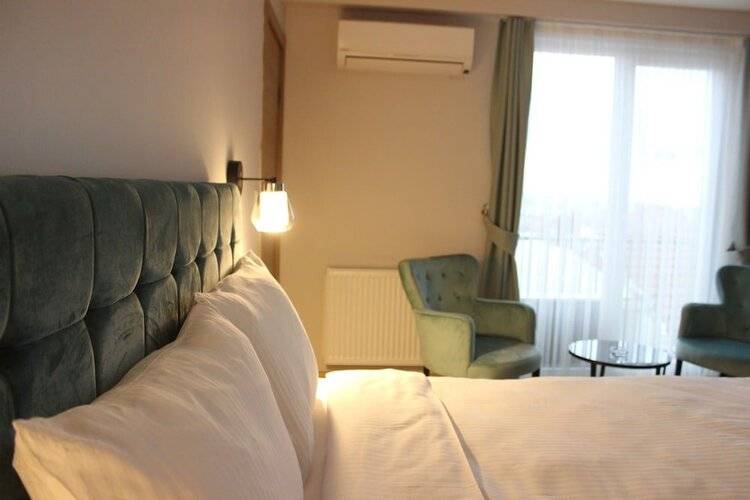 Loss Hotel
