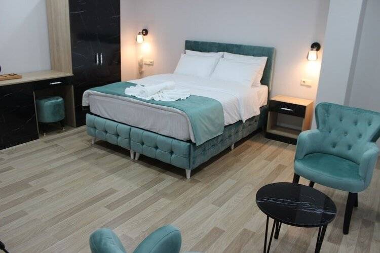 Loss Hotel