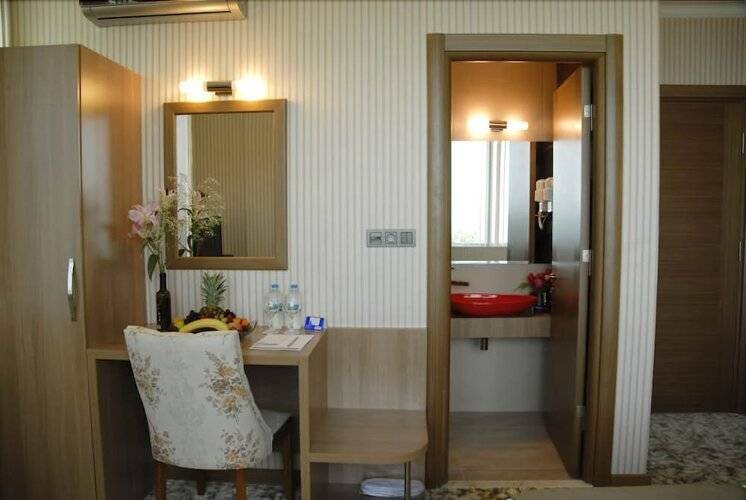 Lounge Boutique Hotel