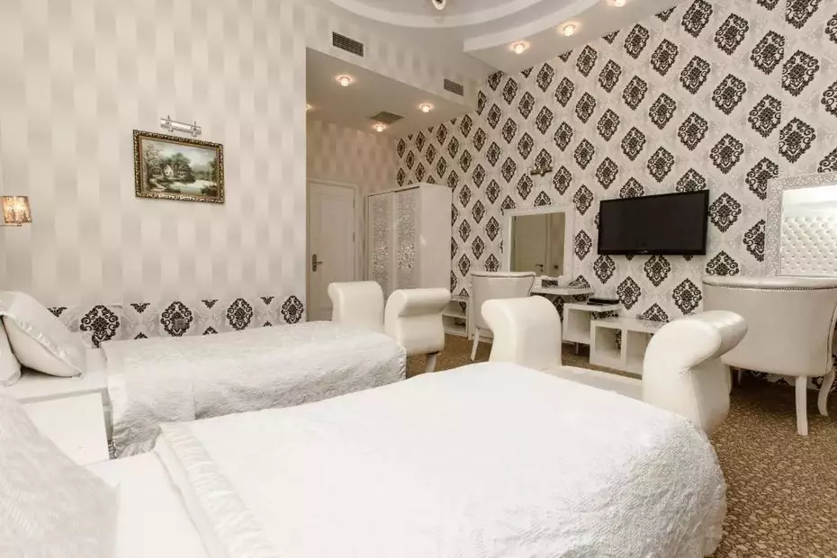 Admiral Hotel