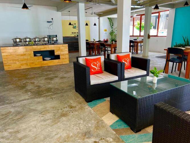 Dhiffushi Beach House