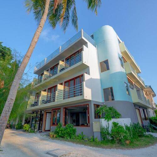 Dhiffushi Beach House