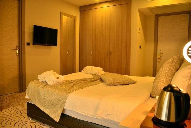 Orya Hotel