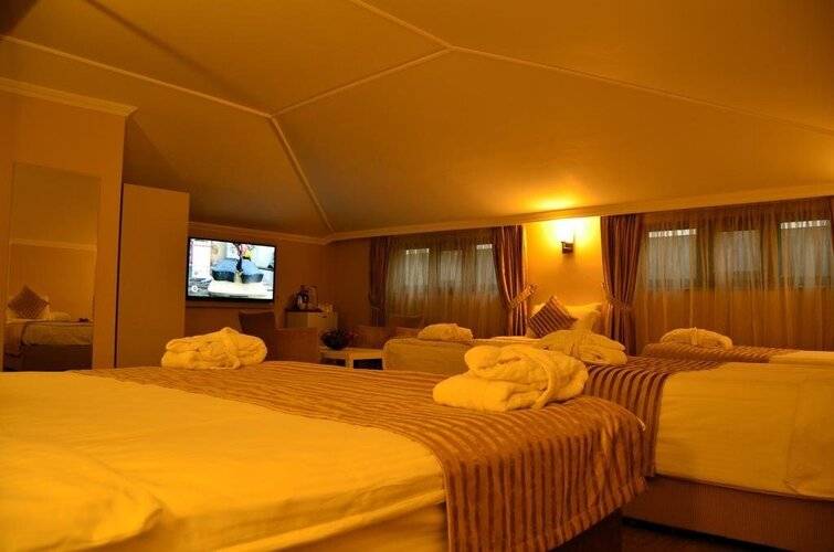 Orya Hotel