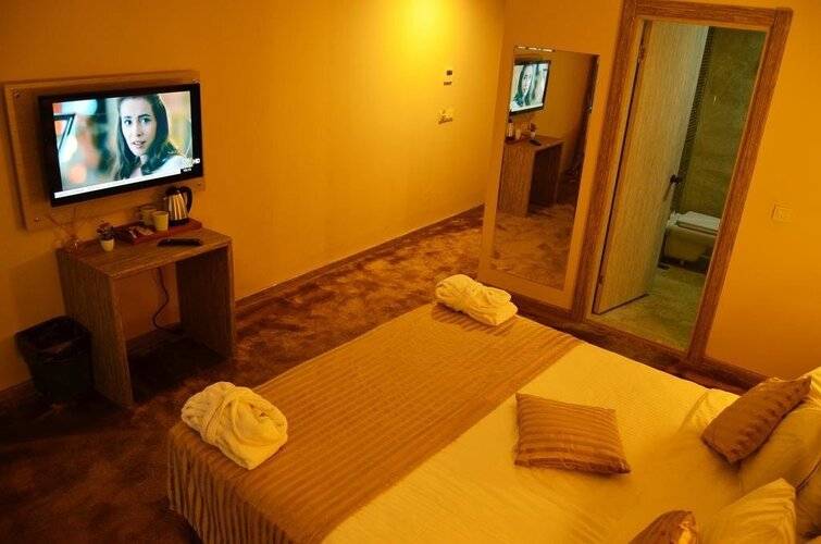 Orya Hotel