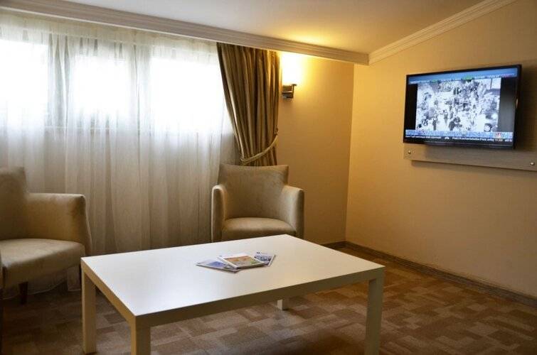 Orya Hotel