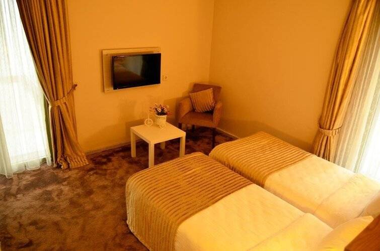 Orya Hotel