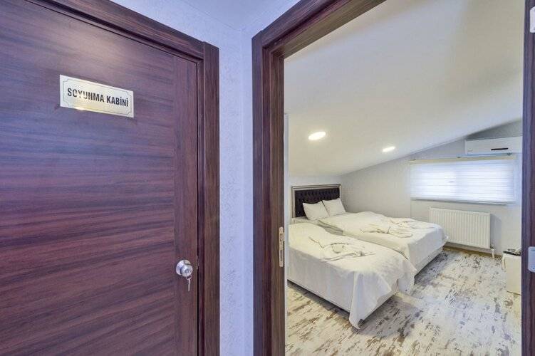 Paradise Airport Hotel
