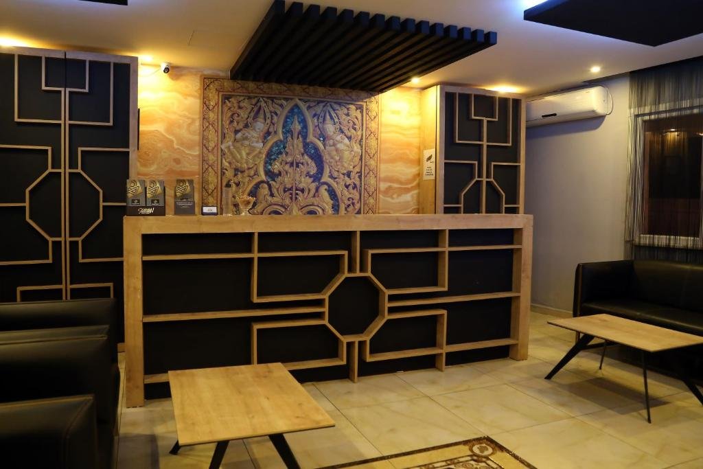 Paradise Airport Hotel