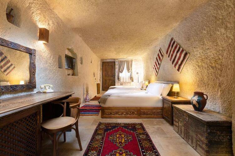 Cappa Via Cave Hotel