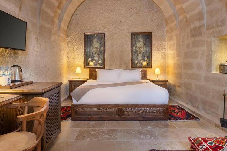 Cappa Via Cave Hotel