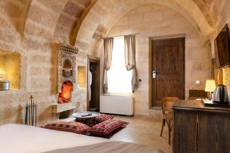 Cappa Via Cave Hotel