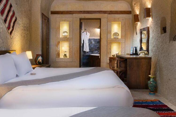Cappa Via Cave Hotel