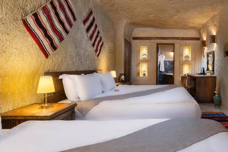 Cappa Via Cave Hotel