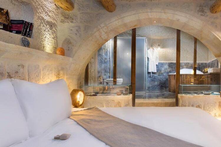 Cappa Via Cave Hotel