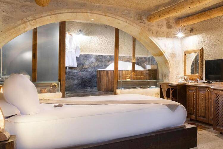 Cappa Via Cave Hotel