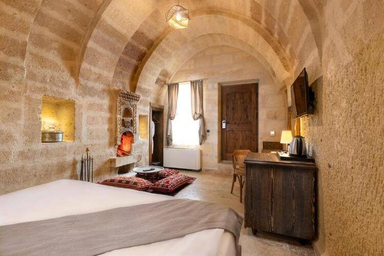 Cappa Via Cave Hotel