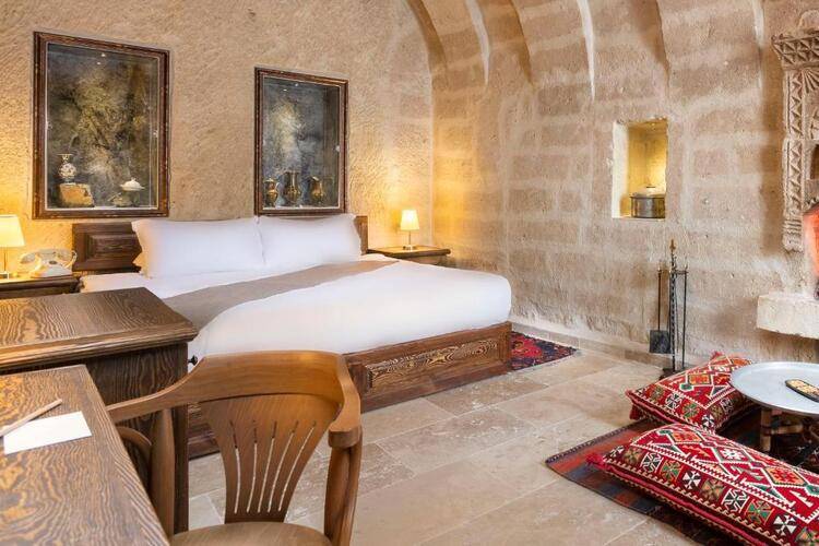 Cappa Via Cave Hotel