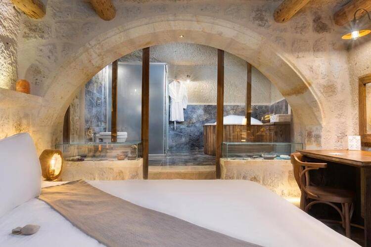 Cappa Via Cave Hotel