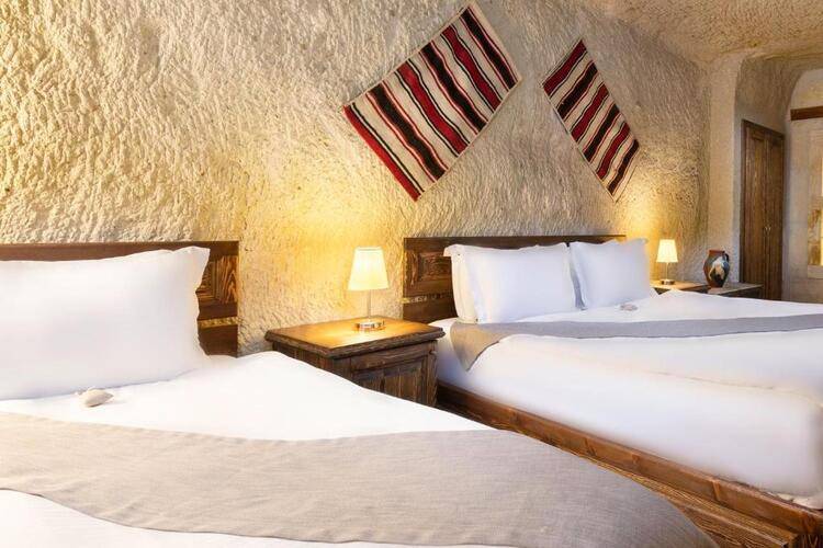 Cappa Via Cave Hotel