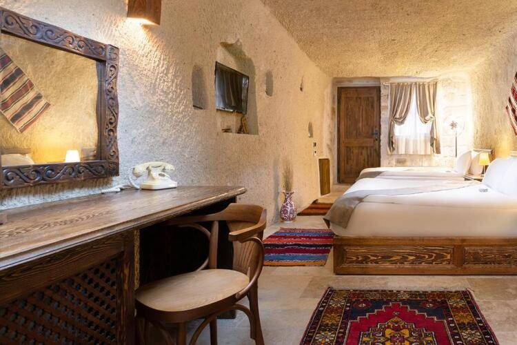 Cappa Via Cave Hotel