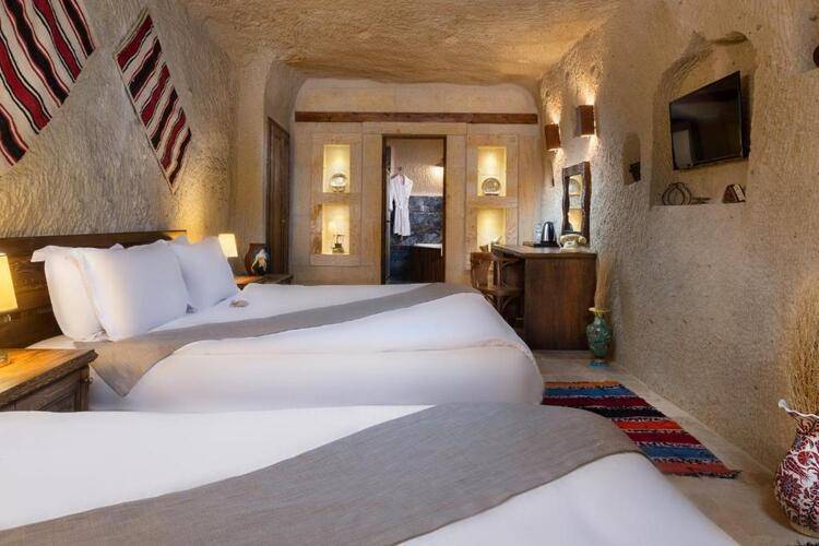 Cappa Via Cave Hotel