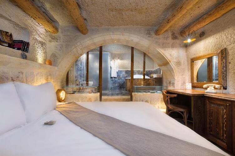 Cappa Via Cave Hotel