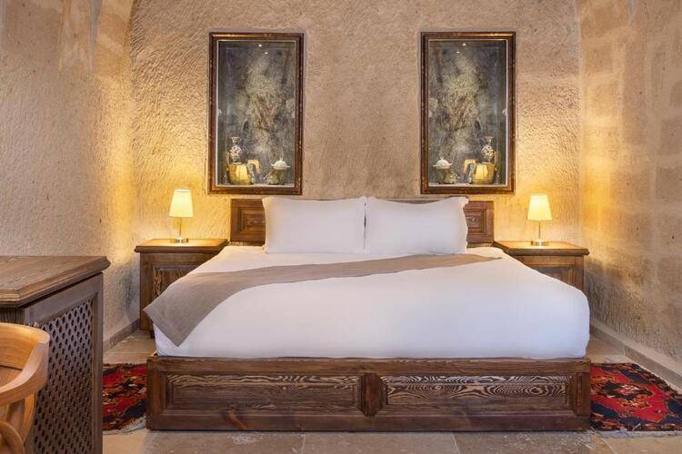 Cappa Via Cave Hotel