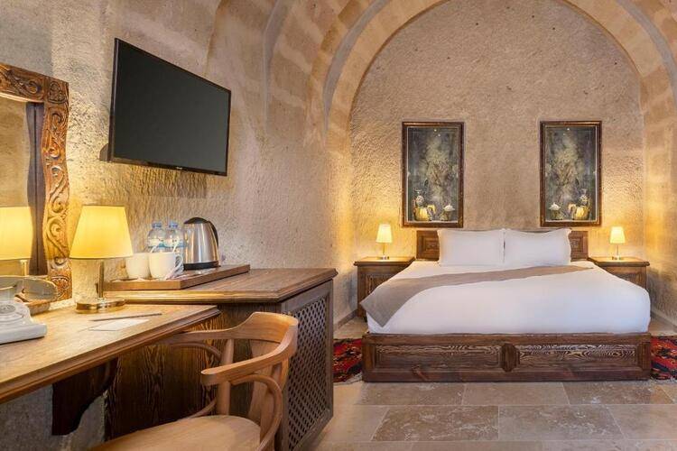 Cappa Via Cave Hotel