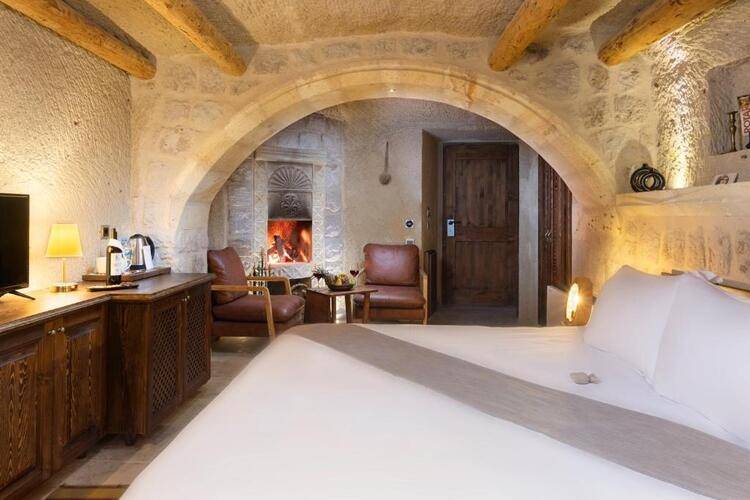 Cappa Via Cave Hotel