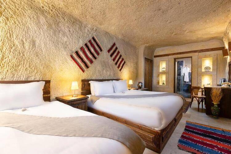 Cappa Via Cave Hotel