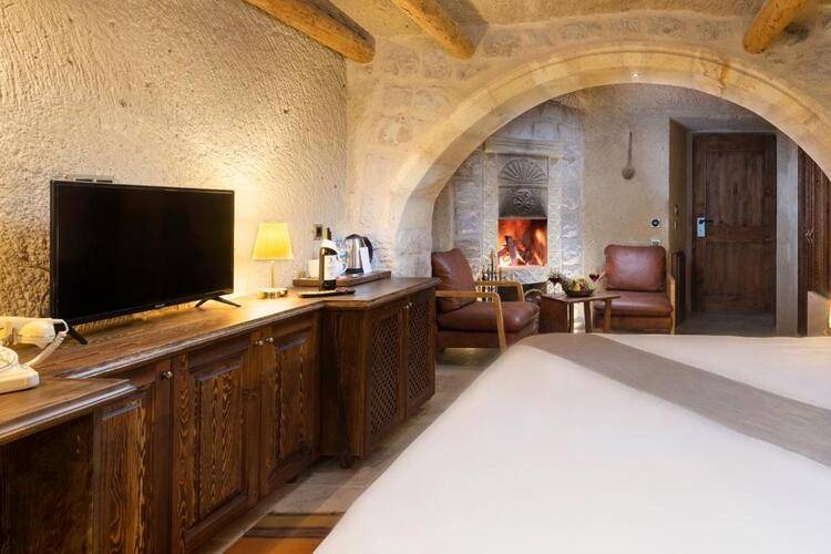 Cappa Via Cave Hotel