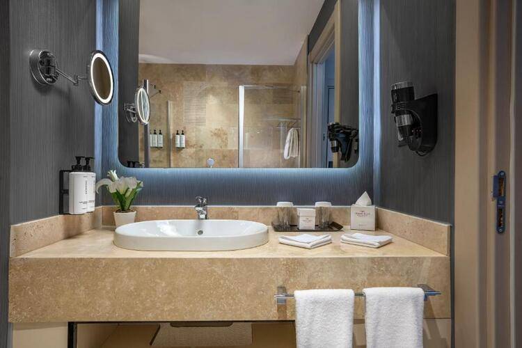 Crowne Plaza Istanbul Tuzla Viaport Marina